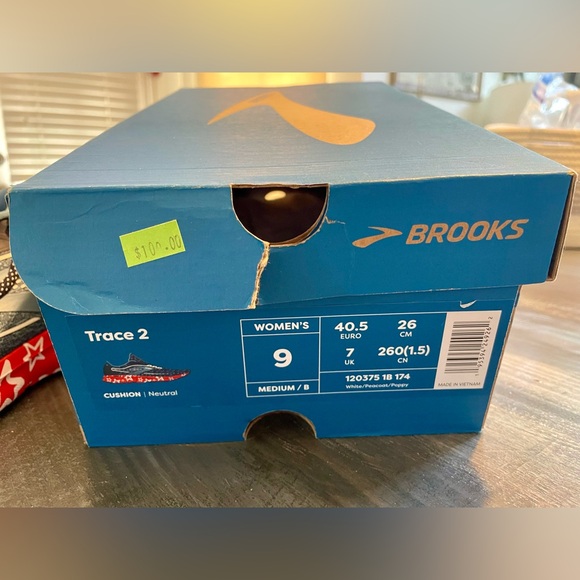 Women’s Trace 2 shoes by Brooks. Size 9 - CUSHION. New in box. - Picture 5 of 9